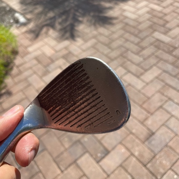 Cleveland Sand Wedge Tour action 56 Deg In Right Handed - Picture 2 of 8